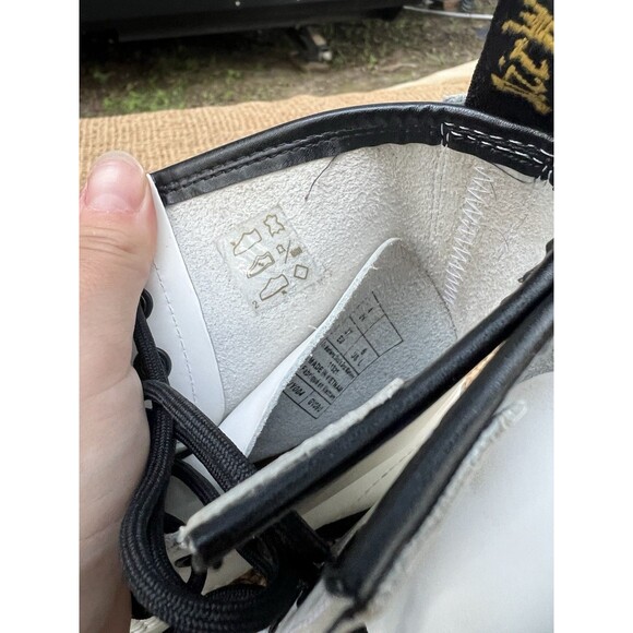 Dr. Doc Martens Air Wave 1460 Smooth Leather Boots - Picture 16 of 16